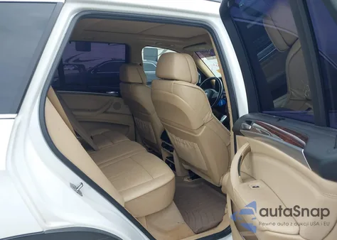 2010 BMW X5 xDrive48I z USA, uszkodzony, nr VIN 5UXFE8C59AL310471